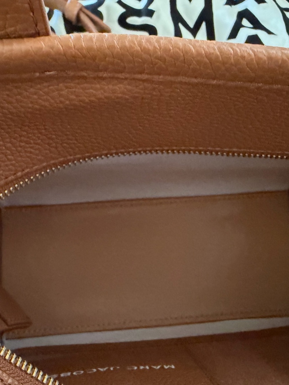 Marc Jacobs The Tote Bag — SMALL - Picture 5 of 10